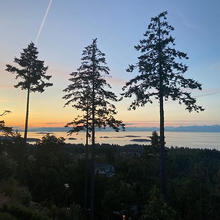 Отель Winchelsea Views Lantzville Экстерьер фото