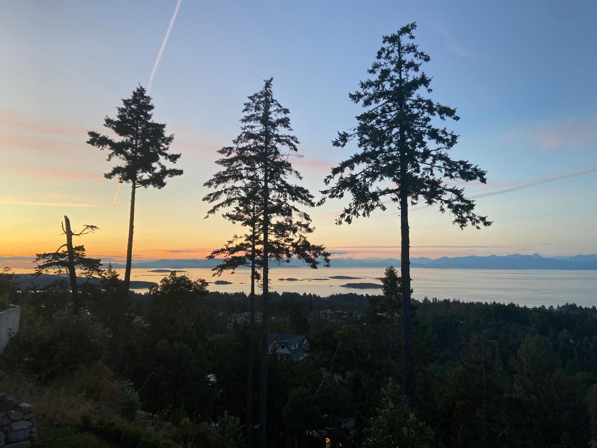 Отель Winchelsea Views Lantzville Экстерьер фото